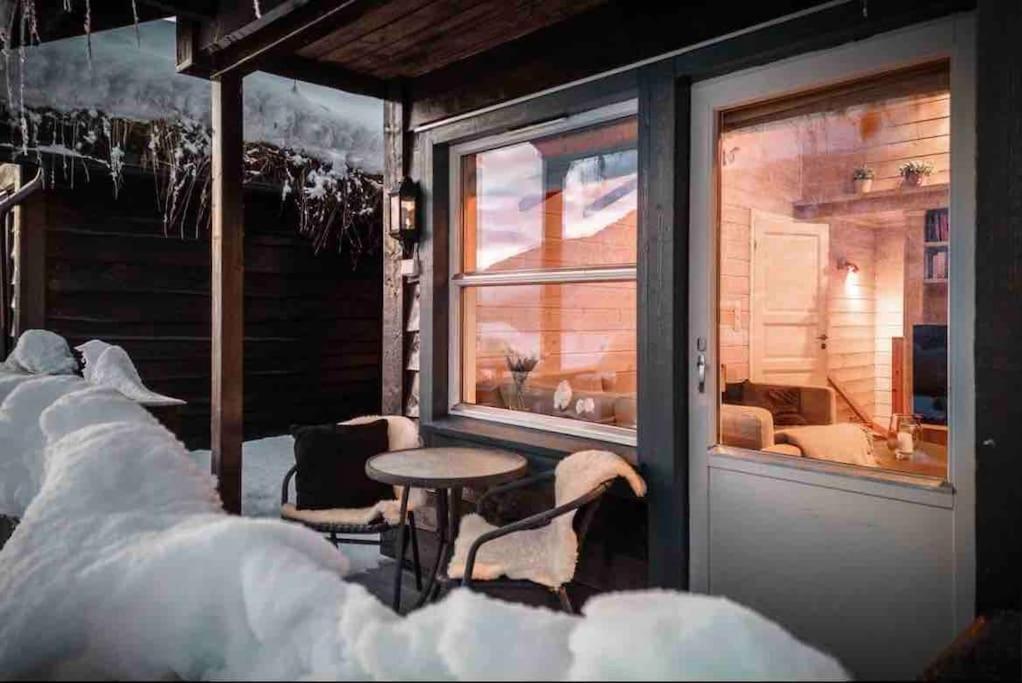 I Myrkdalen *